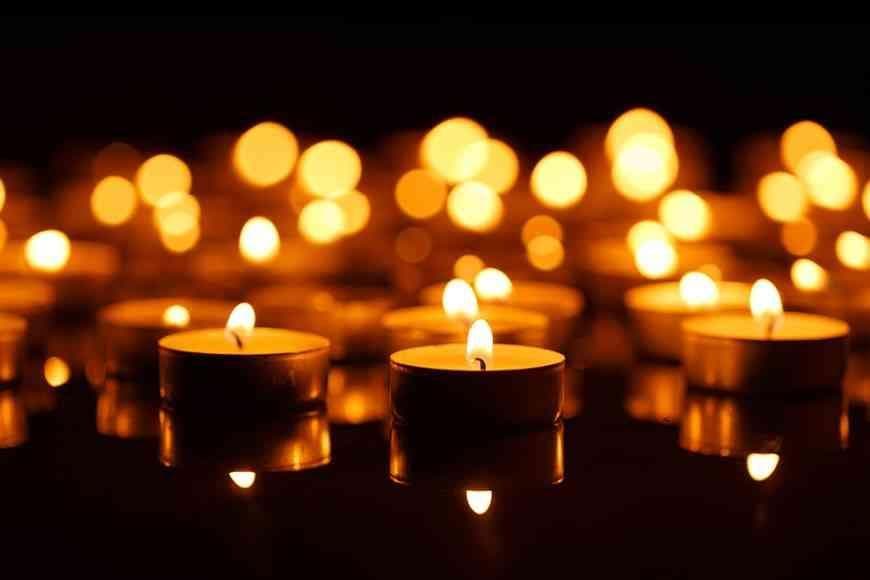 Image of votive candles